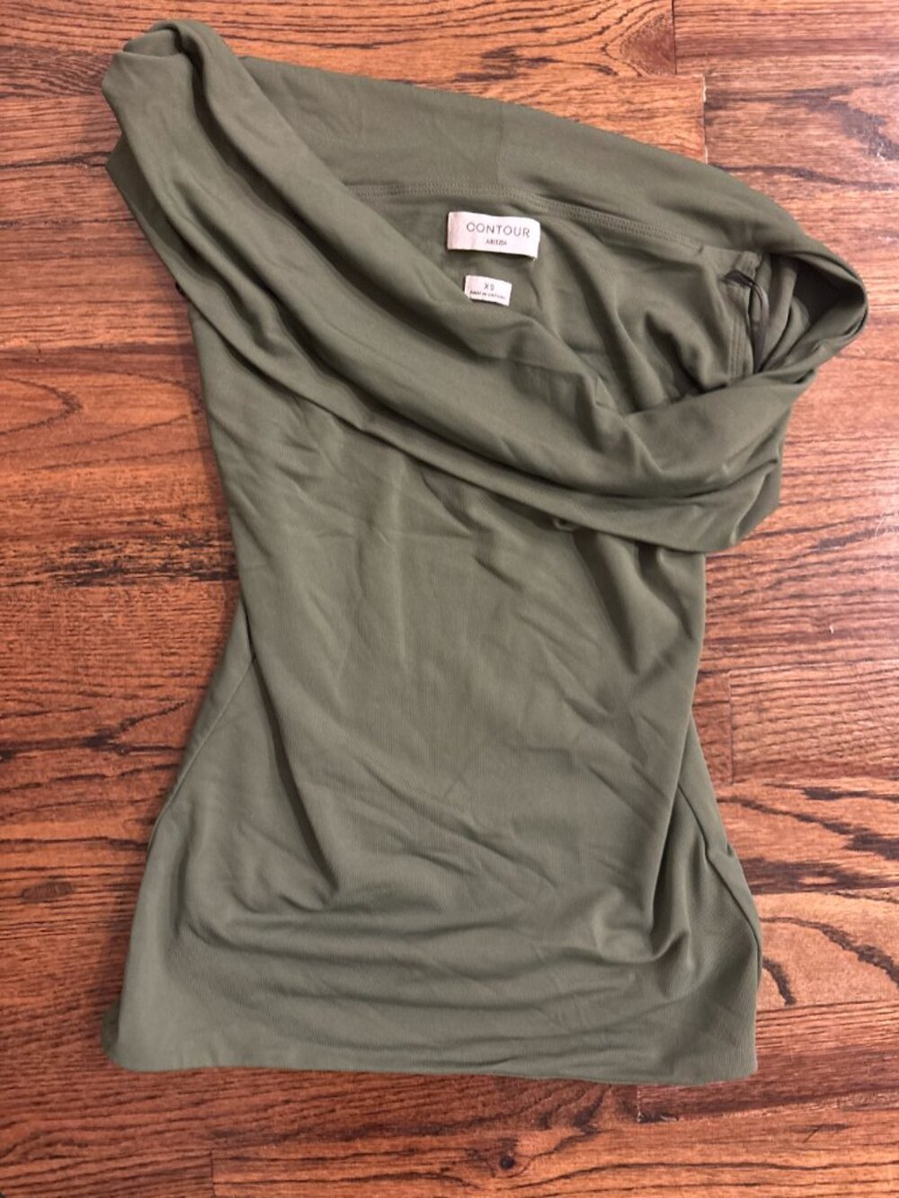 Aritzia’s Original Contour- off-shoulder top
